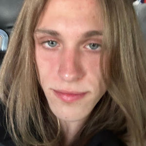 Meet your Posher, Avery